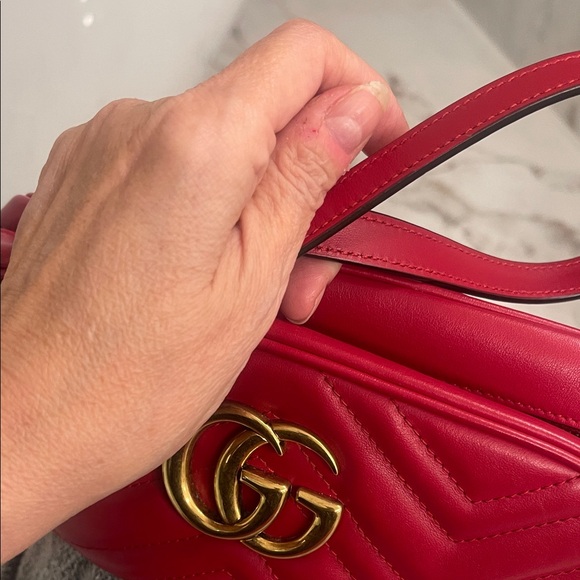 Gucci Red Crossbody Bag with Gold Accents - Picture 7 of 11